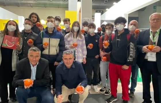 Studenti e docenti dell’ISISS Magnaghi Solari di Salsomaggiore al MacFrut di Rimini 2022