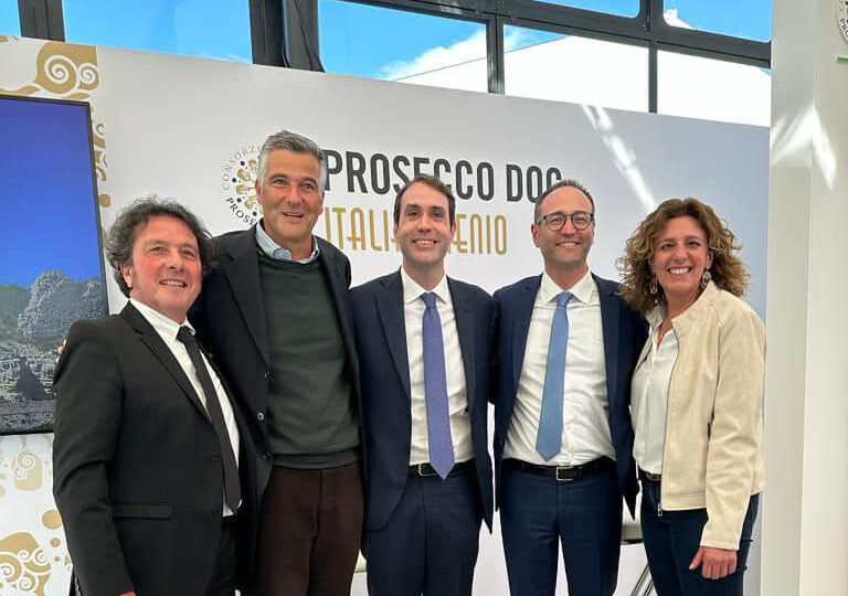 Vinitaly: Gemellaggio Arancia Rossa di Sicilia IGP e Prosecco Doc, nasce il cocktail Mimosa 2.0